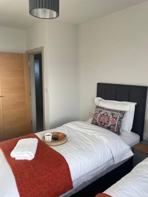 Spectacular 2 Bedroom Balcony Sea View Flat Scarborough Bagian luar foto