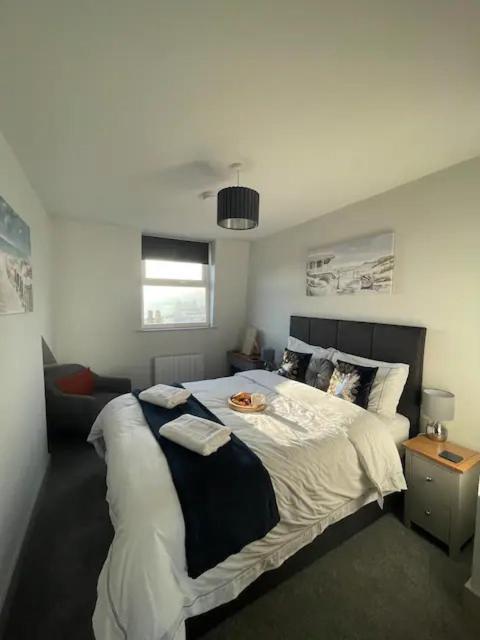Spectacular 2 Bedroom Balcony Sea View Flat Scarborough Bagian luar foto