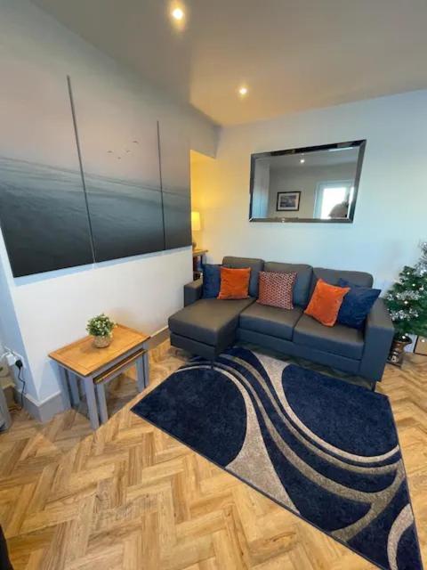Spectacular 2 Bedroom Balcony Sea View Flat Scarborough Bagian luar foto