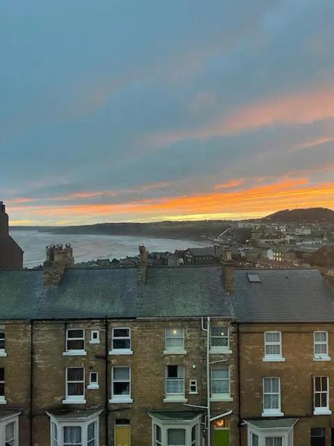 Spectacular 2 Bedroom Balcony Sea View Flat Scarborough Bagian luar foto