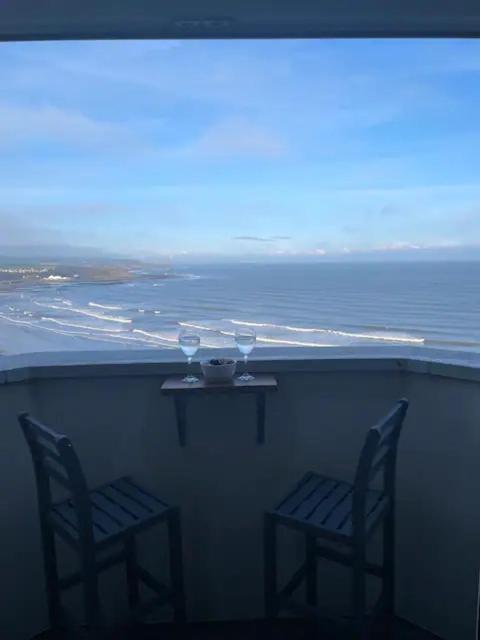 Spectacular 2 Bedroom Balcony Sea View Flat Scarborough Bagian luar foto